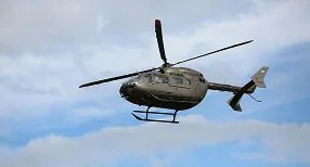 Helicopter hire - 斗球