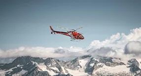 Helicopter hire - 斗球
